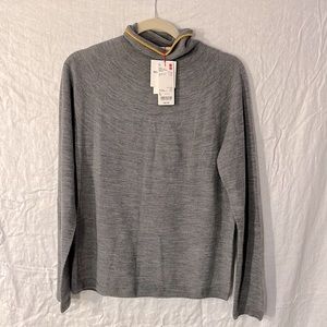 Uniqlo, Ines de la Fressange Women 3D extra fine merino turtleneck sweater. L